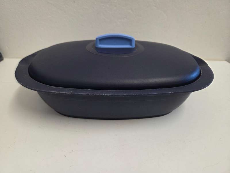 Tupperware dish