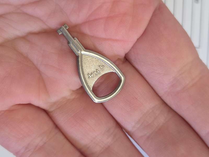 Small Vintage Key - 3cm