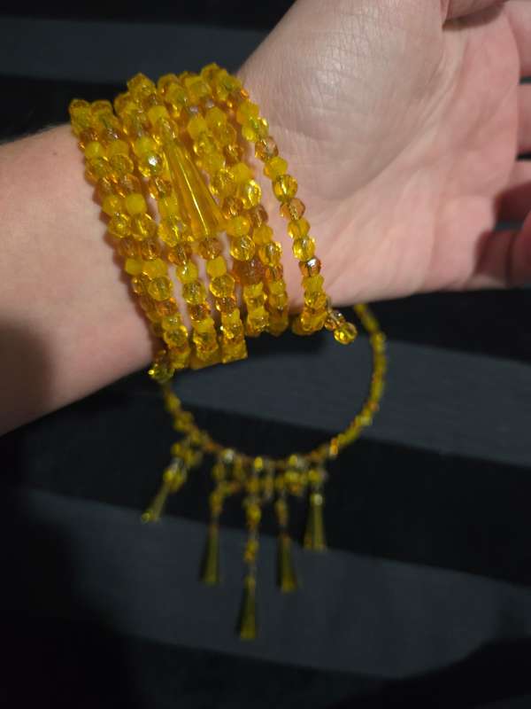 Beautiful beaded vintage necklace with matching bracelet