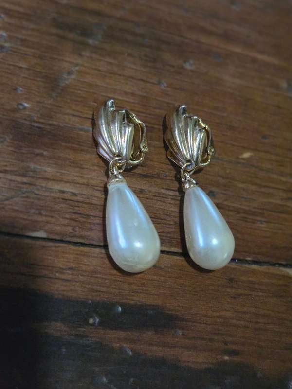 Vintage Pearl Drop Earrings