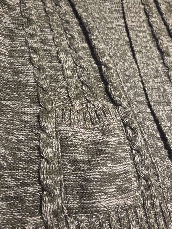 Beautiful Knitted longer length cardigan/ Knitwear - Size M