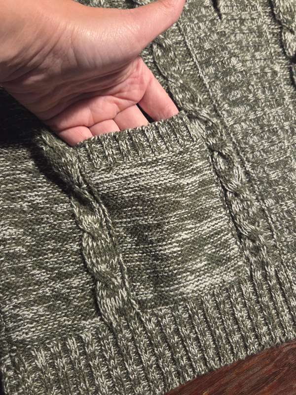 Beautiful Knitted longer length cardigan/ Knitwear - Size M