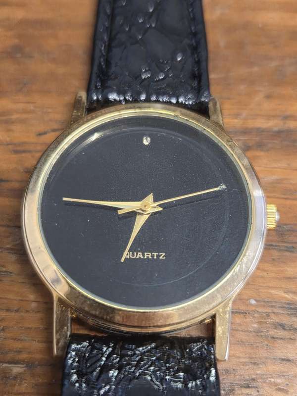 Gents Watch with Genuine Leather Strap and Genuine Diamond