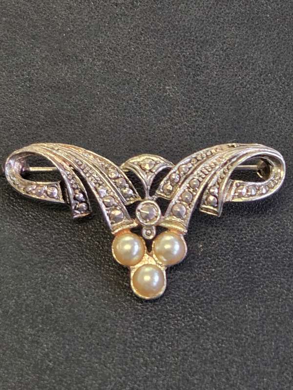 Beautiful Vintage Brooch