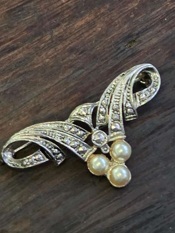 Beautiful Vintage Brooch