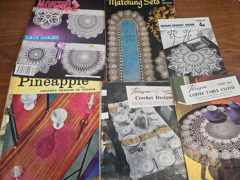Crochet booklets and patterns and free crochet needle