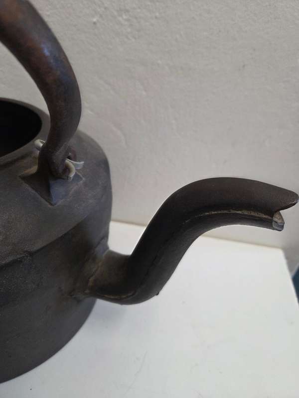 Antique Cast Iron Kettle - Kenrick 8 Pints No.4 Kettle - Heavy - No Lid