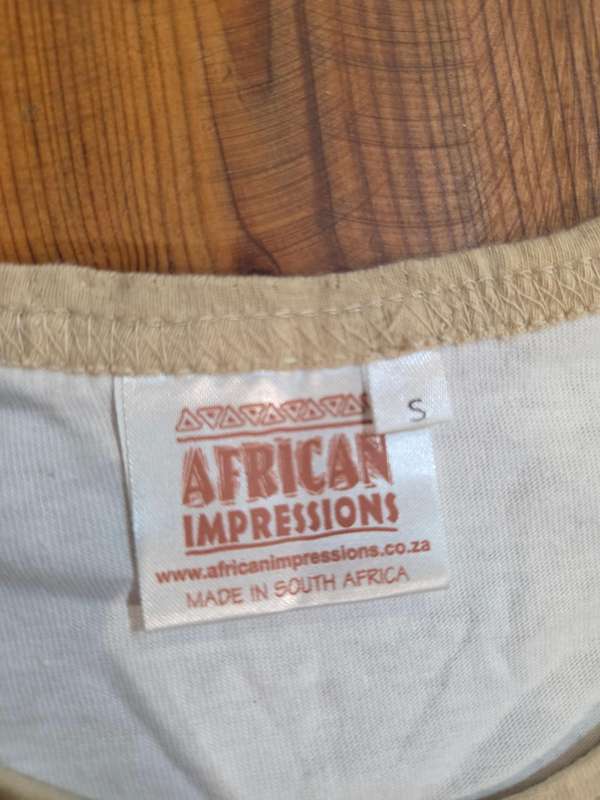 African Impressions T-Shirt - Size S - South Africa
