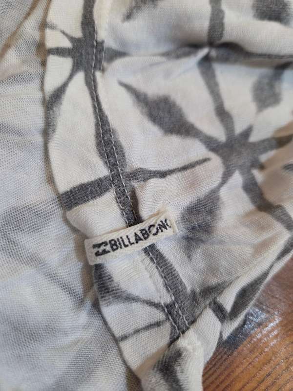 Billabong Top - Size 10