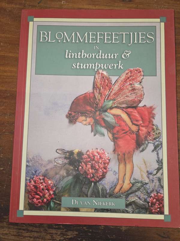Blommefeetjies in lintborduur & stumpwerk - Di van Niekerk