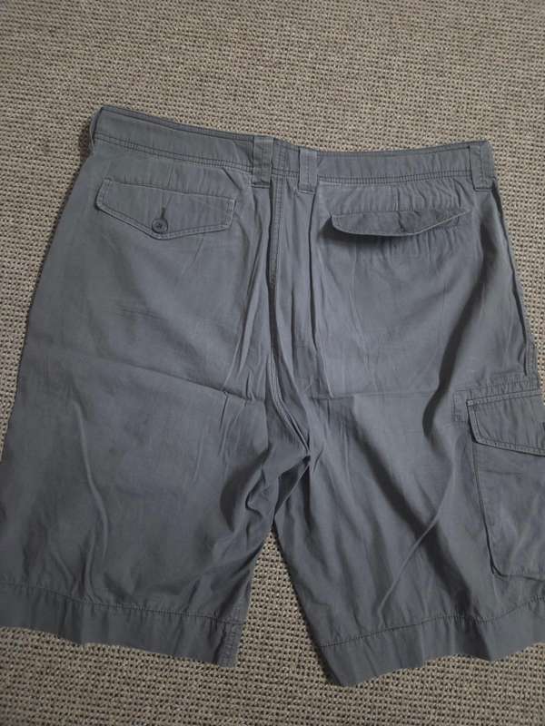 Woolworths shorts - Size 38 - 100% Cotton Missing one back button - see last pic