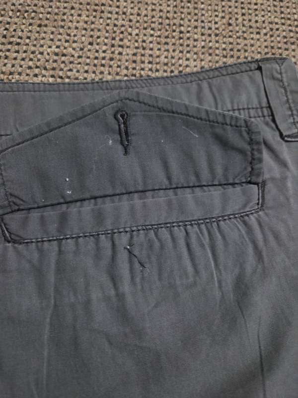 Woolworths shorts - Size 38 - 100% Cotton Missing one back button - see last pic