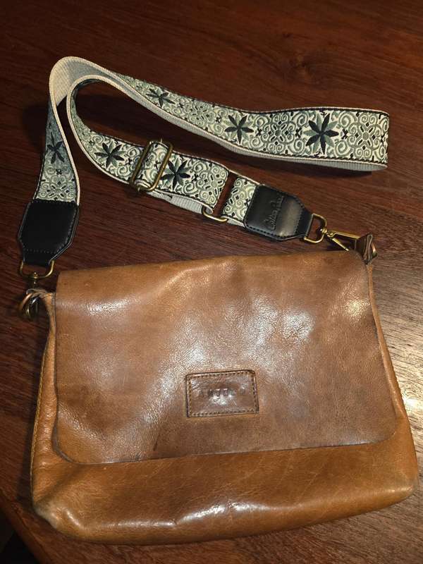 Antelo Leather Handbag with beautiful colourful strap