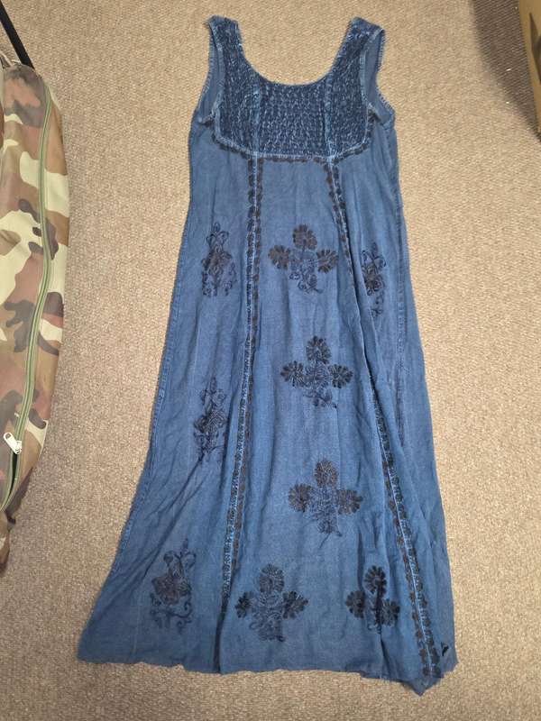 100% Viscose Embroidered Dress - Size XL