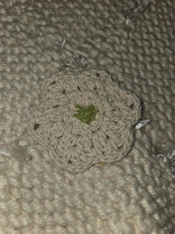 Heavy throw / Blanket with crochet detail - Size 185cm x 85cm - Chunky knit