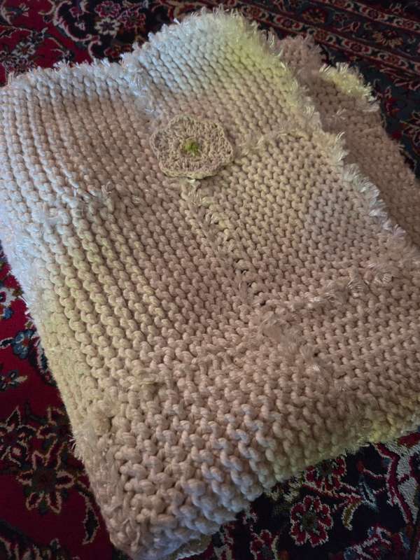 Heavy throw / Blanket with crochet detail - Size 185cm x 85cm - Chunky knit