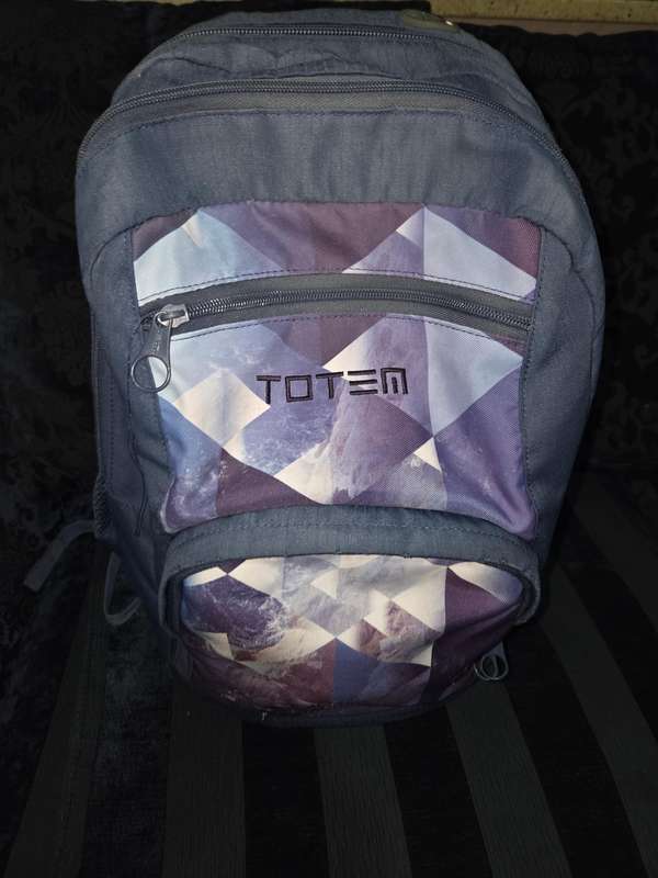 Large Totem Schoolbag in Great condition