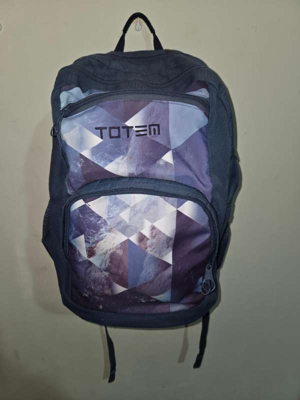 Large Totem Schoolbag in Great condition
