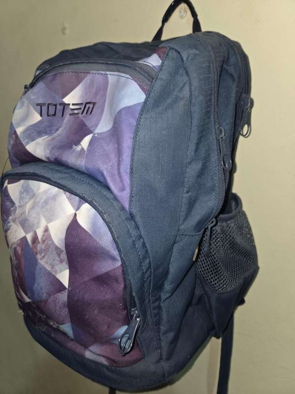Large Totem Schoolbag in Great condition