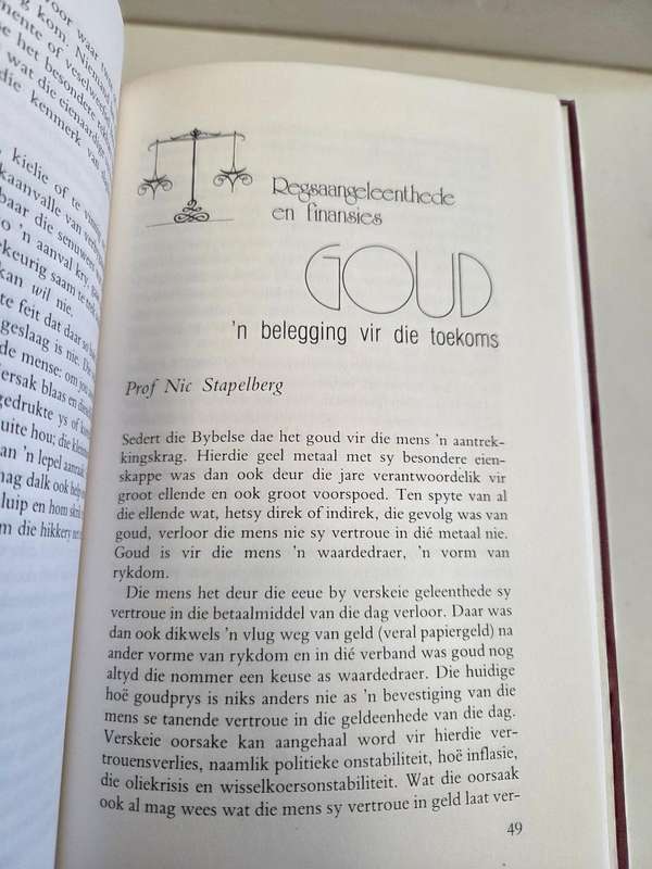 12 x Boekies - Vrou - Haar eie wereld - Propvol interessante inligting 1980's - goeie toestand