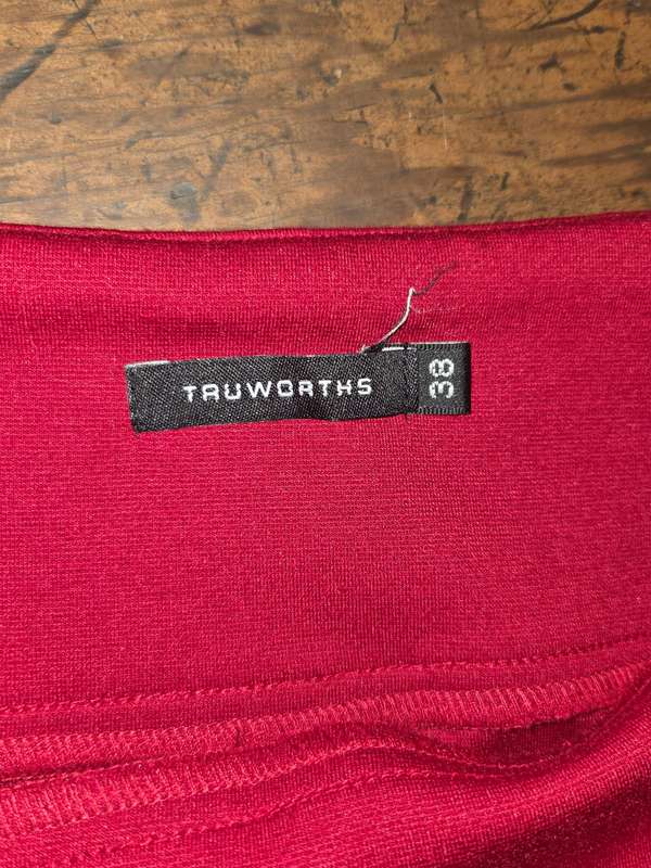 Truworths Red Bodycon Skirt - Size 38 Very Flattering fit