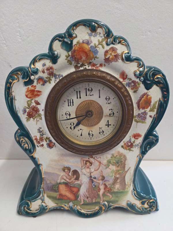Beautiful Vintage Porcelain Ornamental Clock with gold detail - clock might need repairs