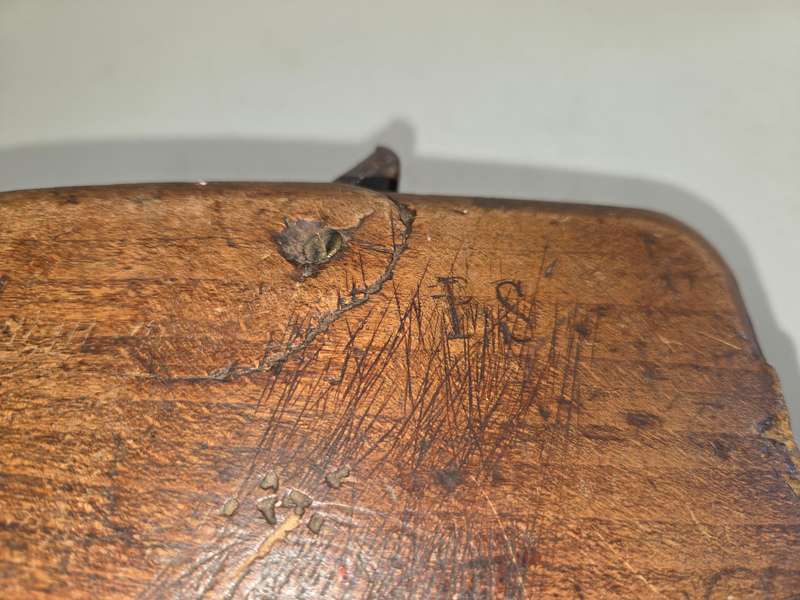 Antique wooden plane - See pictures