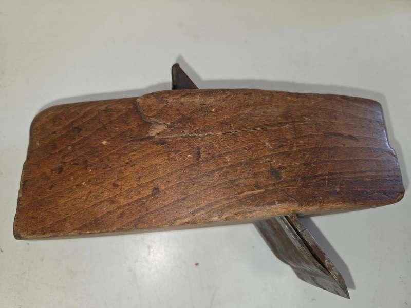 Antique wooden plane - See pictures