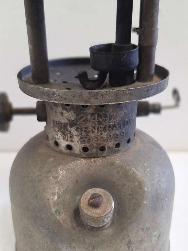Vintage Coleman Lantern - No glass - See pictures.  What you see is what you get
