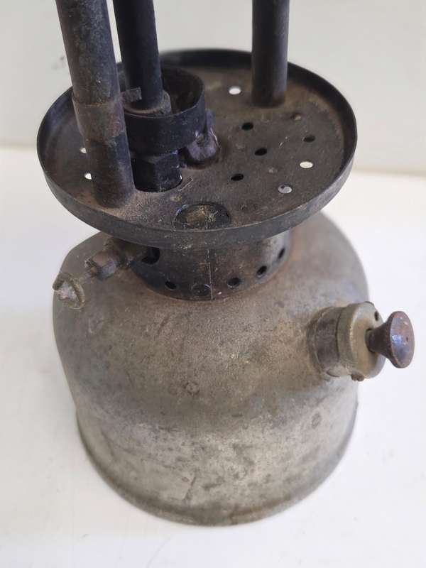 Vintage Coleman Lantern - No glass - See pictures.  What you see is what you get