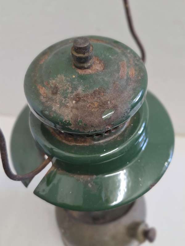 Vintage Coleman Lantern - No glass - See pictures.  What you see is what you get