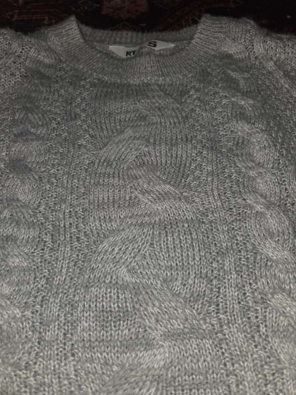 Grey Knitwear- Size Small - Good condition- I removed the cord at the bottom