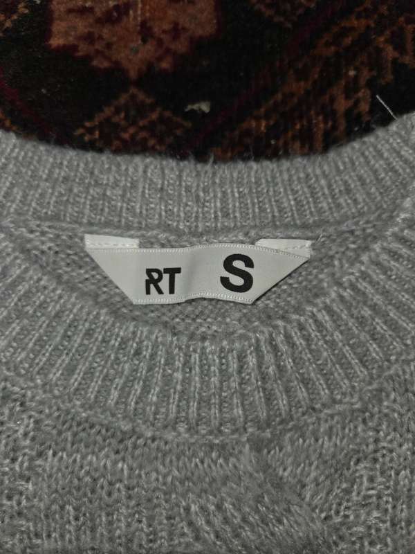 Grey Knitwear- Size Small - Good condition- I removed the cord at the bottom