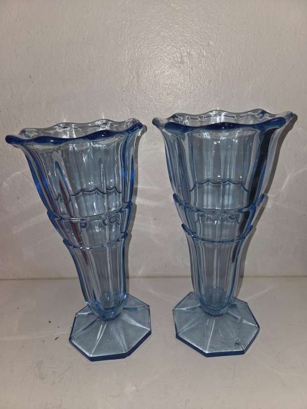 2 x Large Heavy Vintage Vases - Blue Glass Height - 25cm