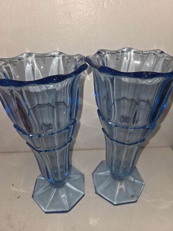 2 x Large Heavy Vintage Vases - Blue Glass Height - 25cm