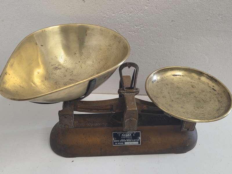 Antique Avery Birmingham Scale - 4LB - With brass bowls