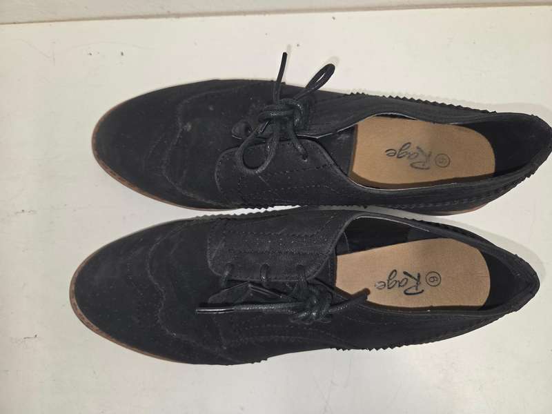 Black shoes - Rage - Size 6