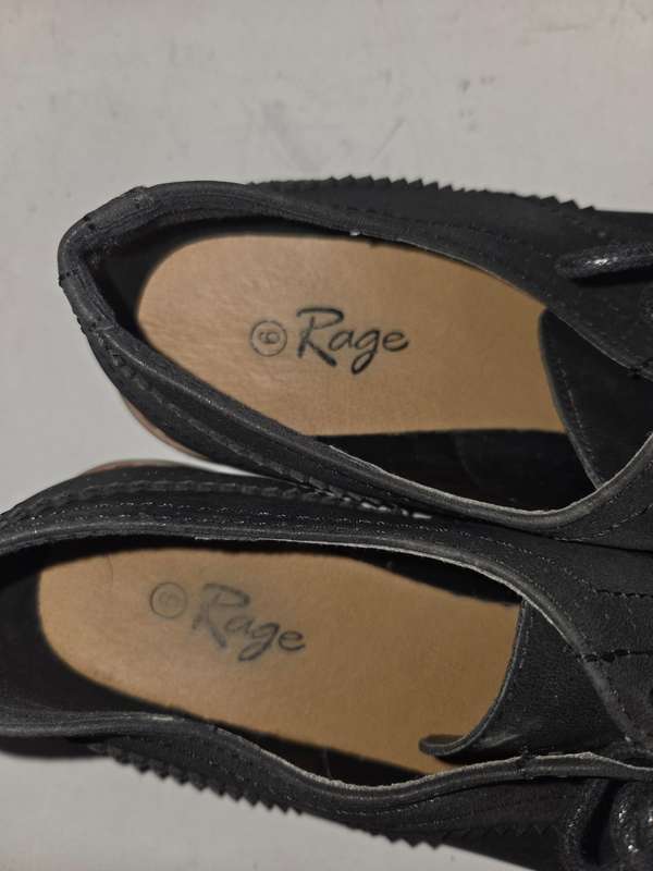 Black shoes - Rage - Size 6