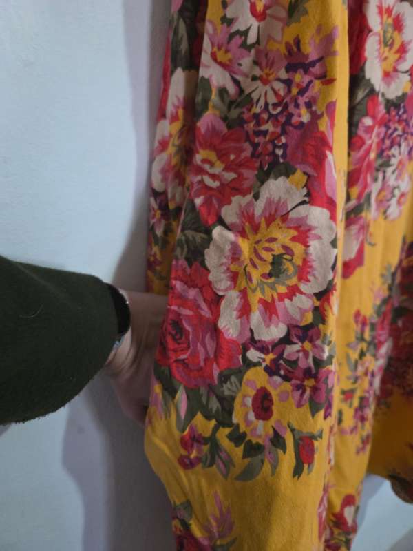 Beautiful Dress with pockets- Size 44
