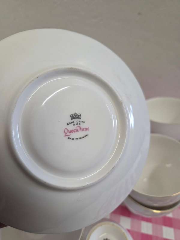 12 x Queen Anne Bone China Duos - Cups and Saucers White with gold trim.