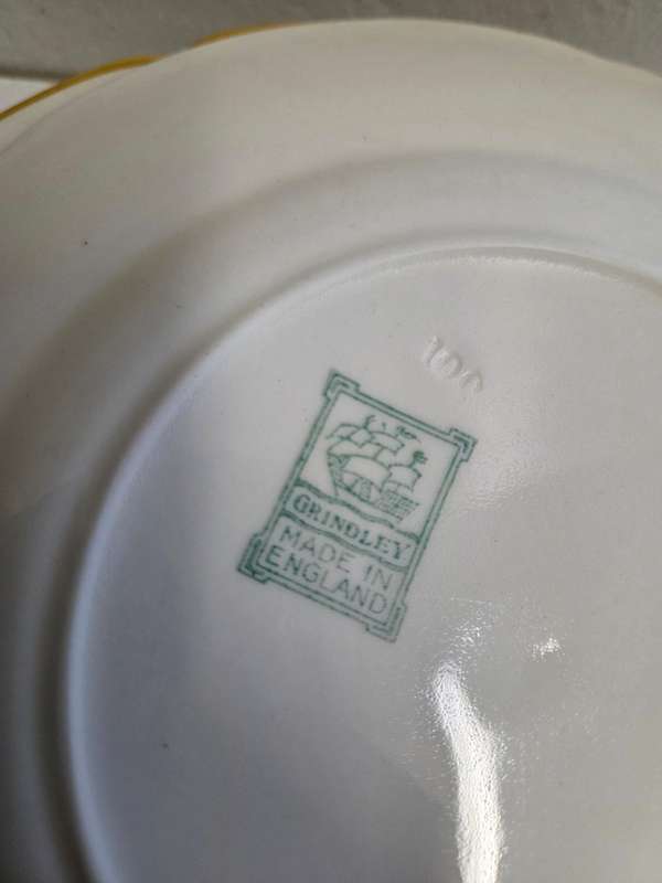 10 x Vintage Grindley Plates - Made in England Diameter - 22.5cm