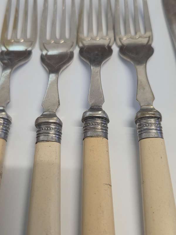 4 x Forks and 4 x Knives - Vintage EPNS cutlery