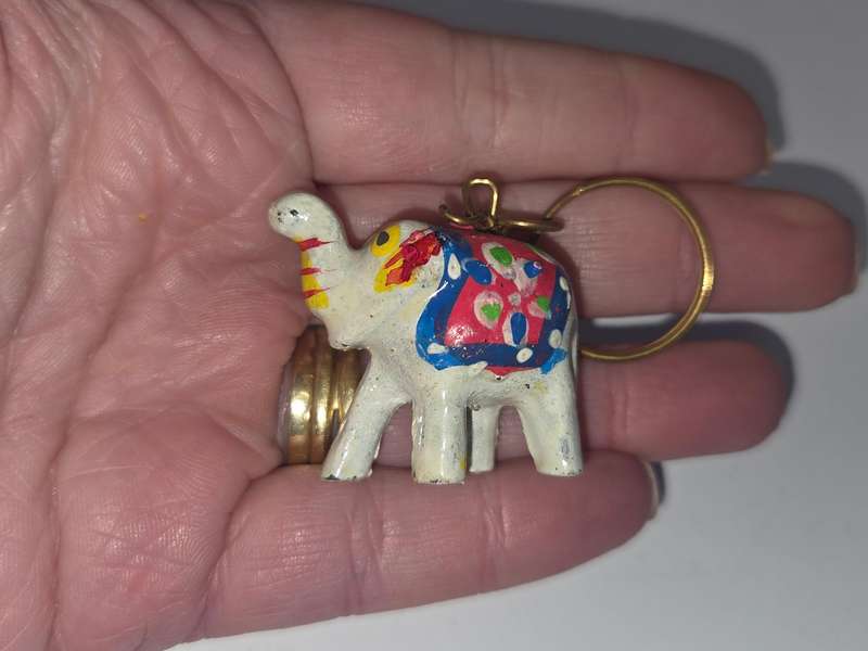 Keyring with colorful elephant detail