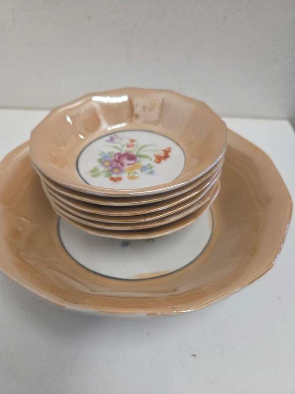 Vintage 7 Piece set - Large bowl with 6 small bowls