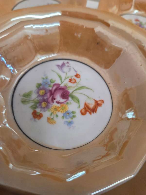 Vintage 7 Piece set - Large bowl with 6 small bowls