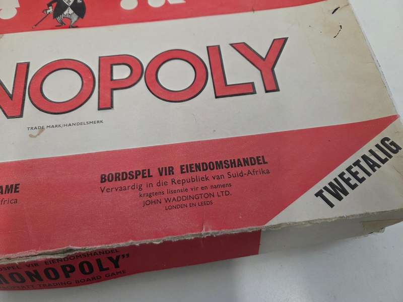 Vintage Bilingual Monopoly Board Game / Tweetalig