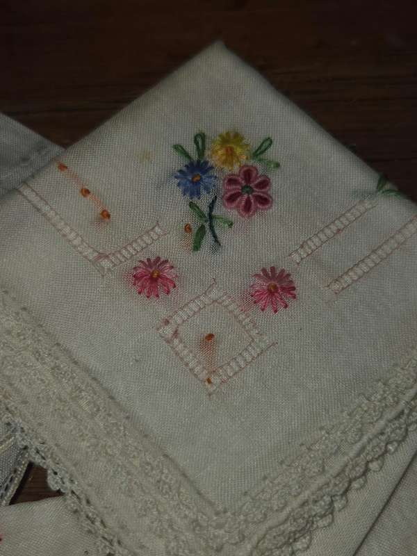 11 x Vintage Handkerchiefs with great detail - Some yellowing due to age