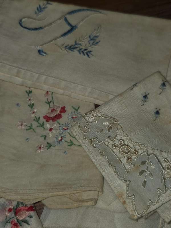 11 x Vintage Handkerchiefs with great detail - Some yellowing due to age