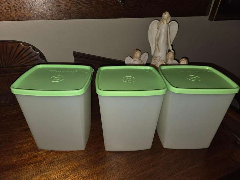 3 x Tupperware containers