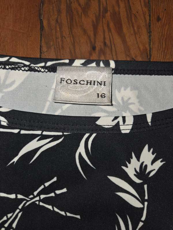 Foschini Black and White top - Size 16